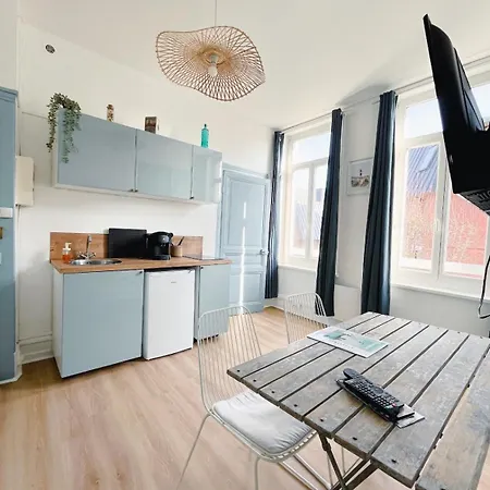 Le Cocon Bleu Apartment *